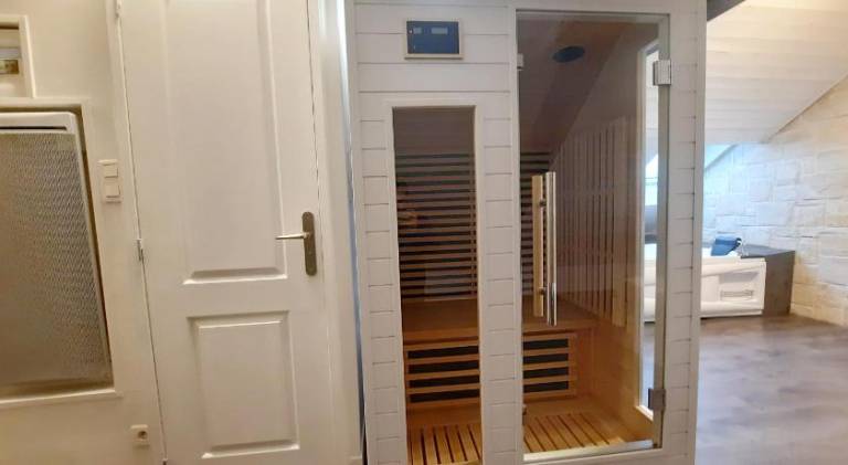 Rental apartment with sauna & hot tub — photo 4