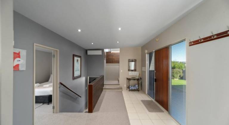 Ample house with hot tub | Pets are welcome — photo 4