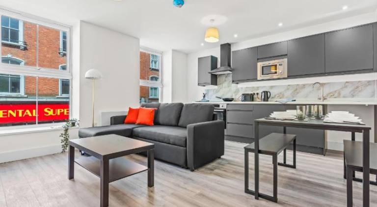 Rental apartment with 1 room for 4 persons in Northampton