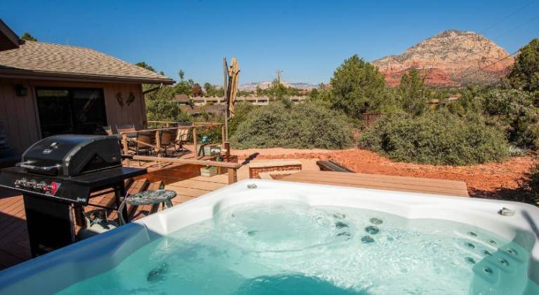 House with jacuzzi | Pet-friendly in Sedona, AZ