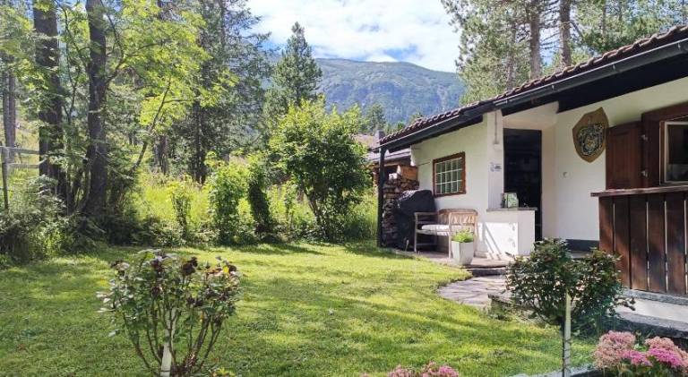 Chalet with jacuzzi — photo 4