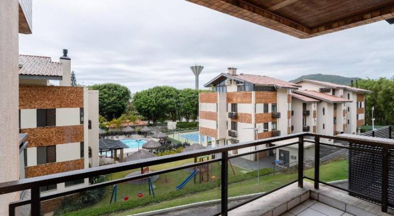 Apartment with pool — photo 3