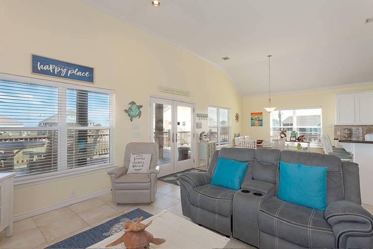 Vacation home with yard & grill | Sea view — photo 3