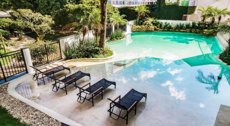 Holiday apartment with pool | Beach nearby | Pet-friendly in Bombinhas