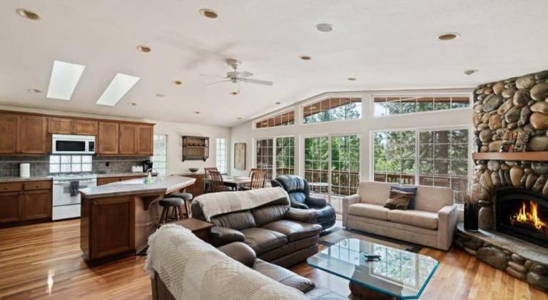 Bright 3BDR Near Beach and Slopes — photo 2