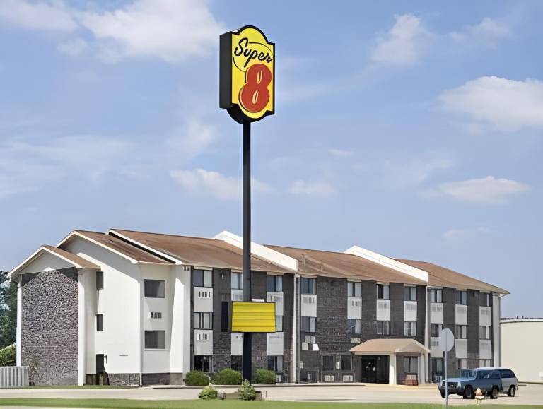 Super 8 By Wyndham Evansville East in Evansville, IN
