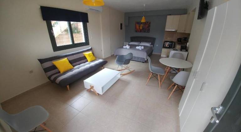 Holiday apartment with patio in Kefalonia
