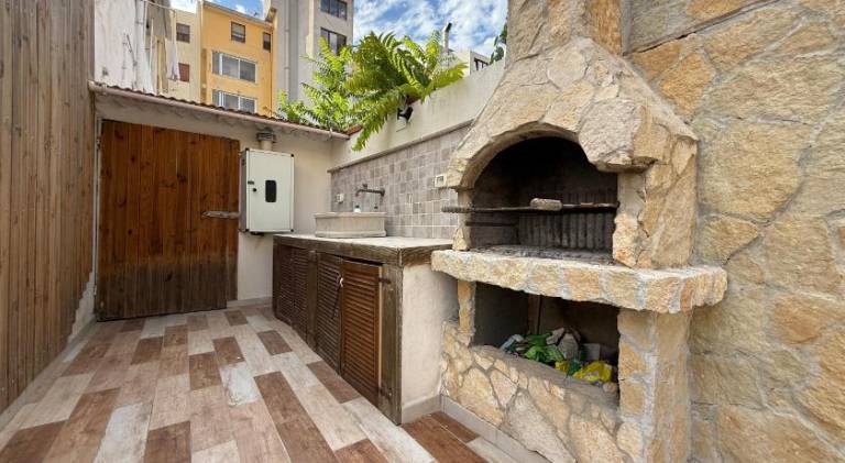 Holiday apartment with barbeque, patio & garden — photo 3