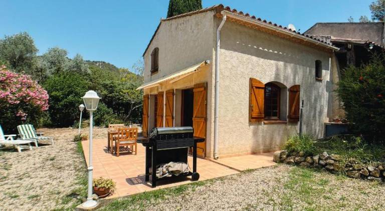 House with terrace & yard | Pets are welcome in Bandol