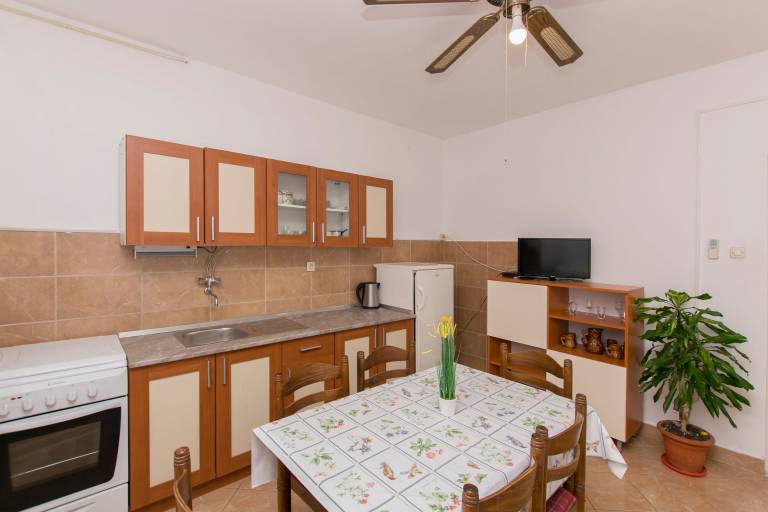 Rental apartment with terrace & grill | Garden view | Next to the beach | Pet-friendly — photo 5