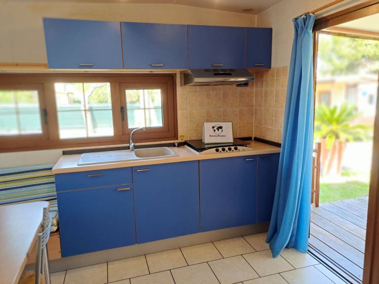 Holiday apartment with grill & patio — photo 2
