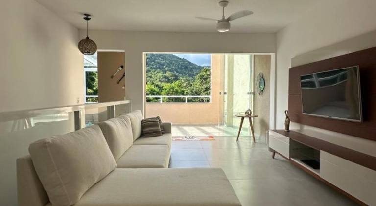 Holiday apartment with pool in Ubatuba