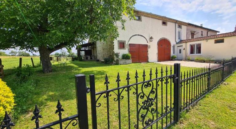 Rental apartment with pool | Dogs allowed in Vesoul