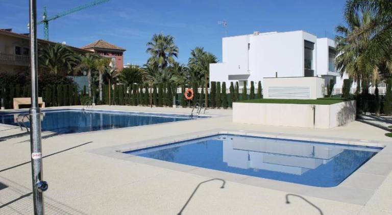 Holiday apartment with pool — photo 3