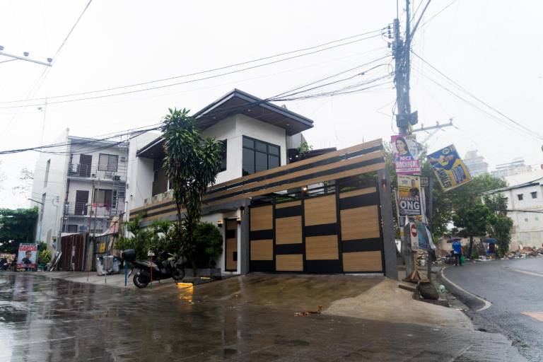 House Santa Cruz (Pob.)