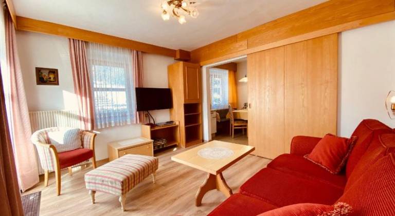 Serviced apartment with barbeque, patio & garden | Pet-friendly — photo 2