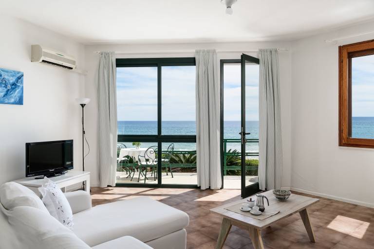 Fully equipped wonderful villa with terrace, garden & barbecue | Sea view | Close to the beach | Good for workation | Pet-friendly — photo 4