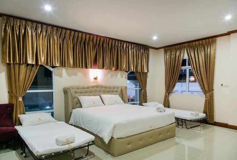 Royal Graces Luxury — photo 2