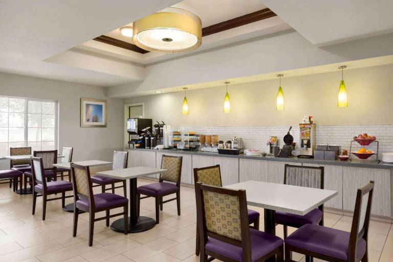 La Quinta Inn & Suites by Wyndham Fresno Northwest — photo 5