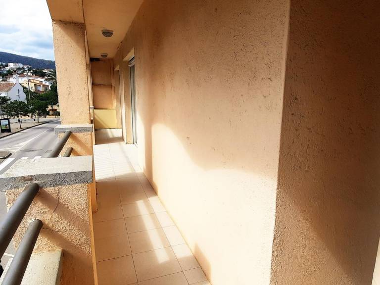 Rental apartment with pool — photo 4