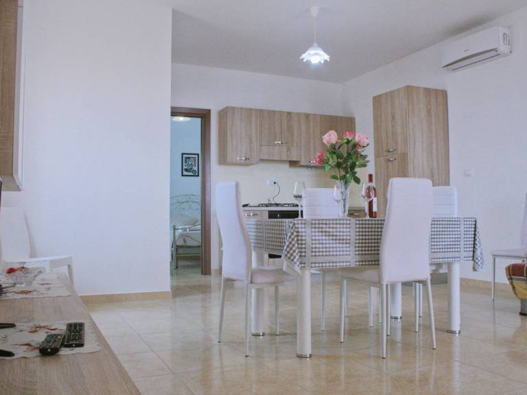 Vacation home with patio | Sea view — photo 3