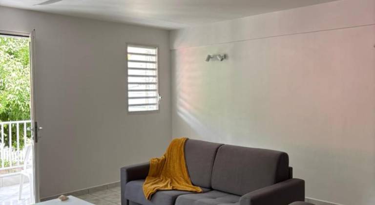Villa with patio & yard in Le Gosier