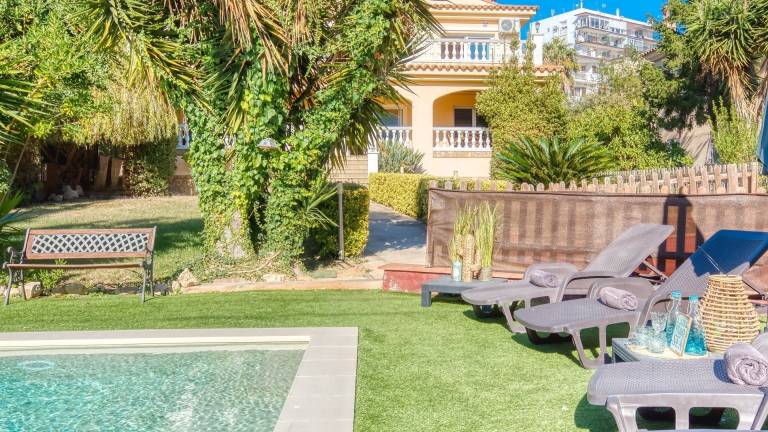 Villa with grill, terrace & garden | Garden view — photo 5