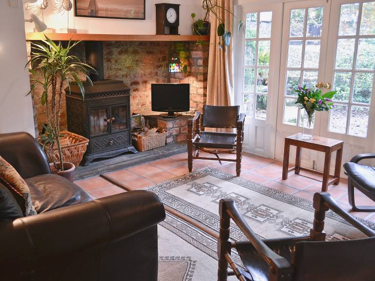 Family-oriented beautiful cottage with terrace, yard & BBQ | Dogs allowed — photo 3