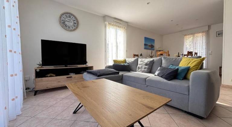 House | Beach nearby | Pets allowed — photo 2