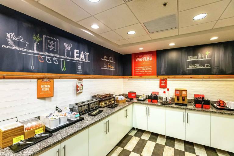 Hampton Inn & Suites Sarasota/Bradenton-Airport — photo 5