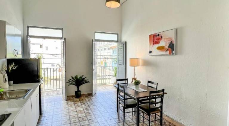 Serviced apartment with patio — photo 3