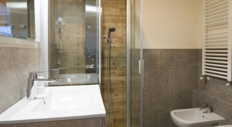 Serviced apartment with garden & terrace — photo 2