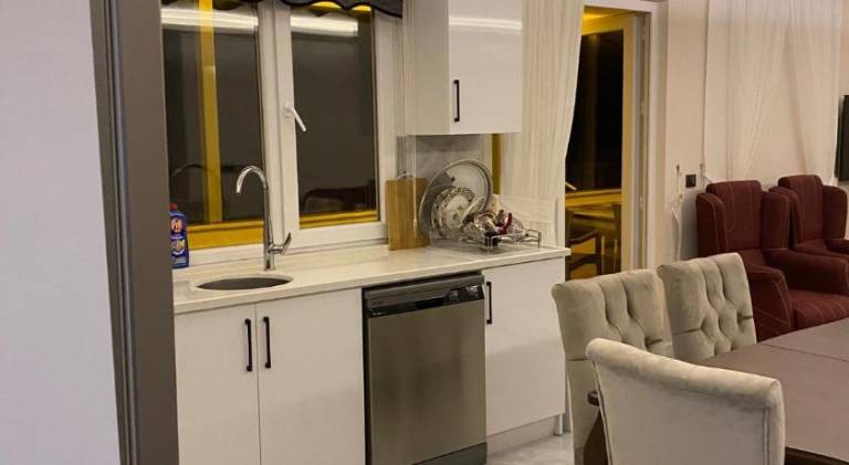 Children-friendly serviced apartment with yard & terrace | Good for workation | Pet-friendly — photo 4
