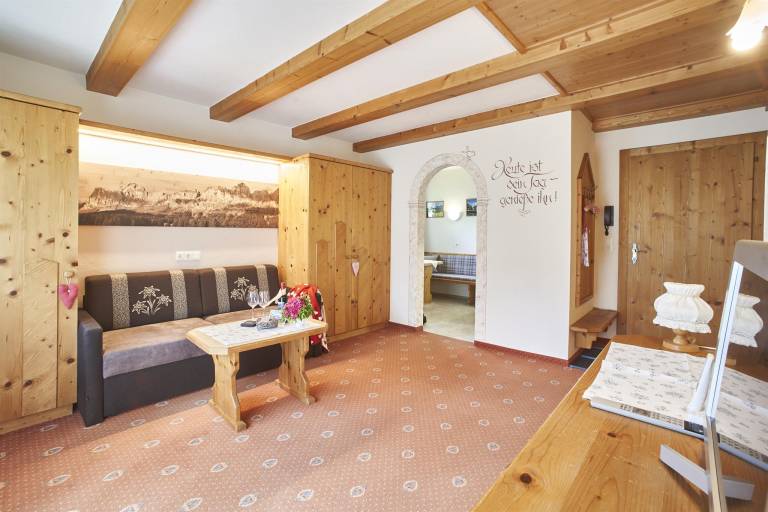 Ferienwohnung mit Hund in Leutasch für max. 4 Personen Ferienwohnung mit Hund in Leutasch für max. 4 Personen