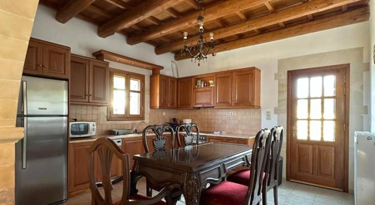 Villa with patio, garden & private pool | Pets are welcome — photo 2
