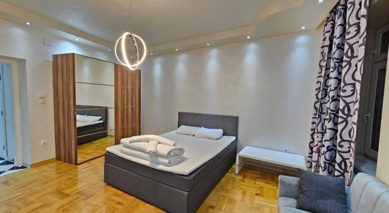 180 m&sup2; Ferienwohnung
