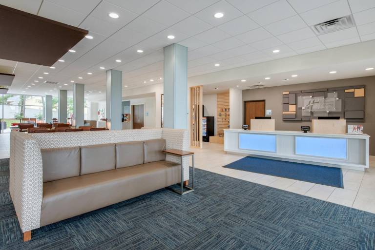 Holiday Inn Express And Suites Wildwood The Villages By IHG — photo 2