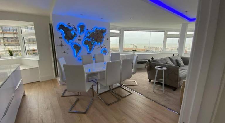 The Beach House Worthing 5 Bedrooms 3 Bathrooms Hot Tub BBQ — photo 3