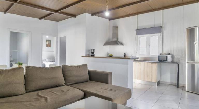 Vacation home with patio, barbecue & private pool | Pet-friendly — photo 2