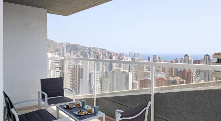 Apartment with pool — photo 3