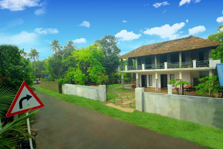 Bed and breakfast  Alappuzha