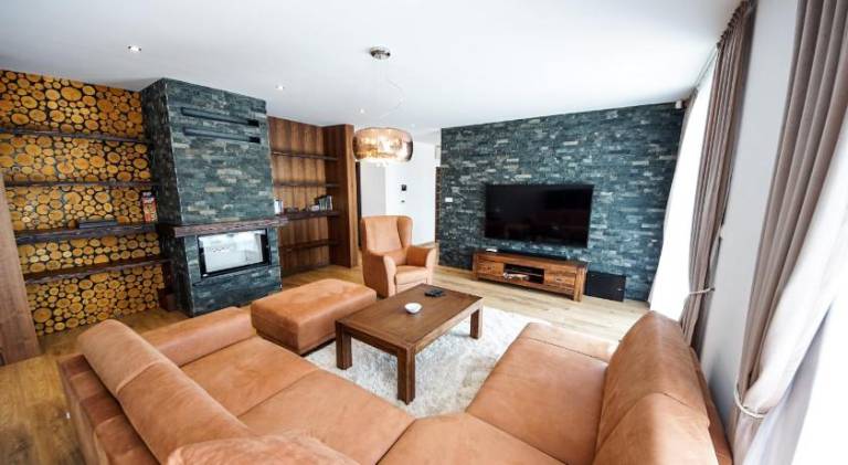 Villa with pool | Pets allowed — photo 2