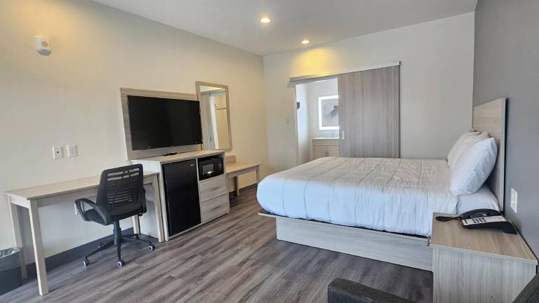 Palace Inn Baytown at Harrison St — photo 2