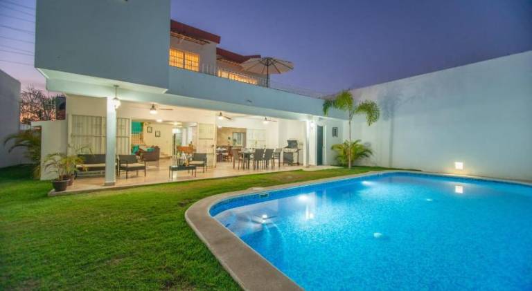 285 m&sup2; Villa