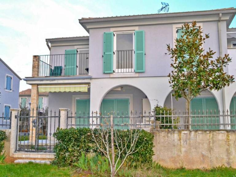 Klimatisierte Wohnung in Bašanija mit Grill — photo 3