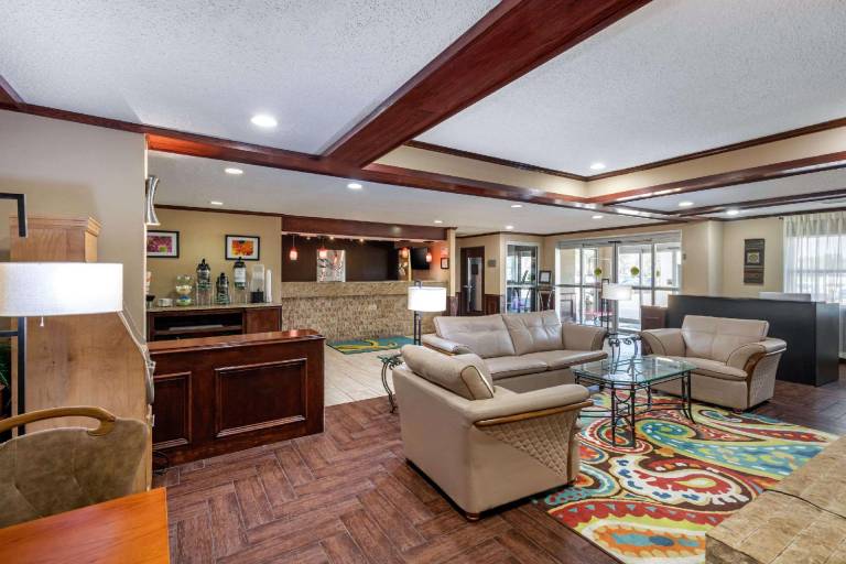 Quality Suites Addison-Dallas — photo 4