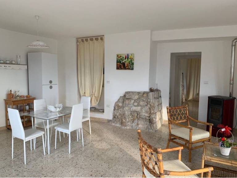 Rental apartment with yard & terrace — photo 5