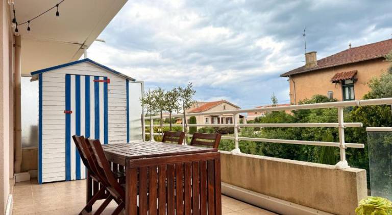 Apt with 2 bedrooms, terrace, pool & parking — photo 3