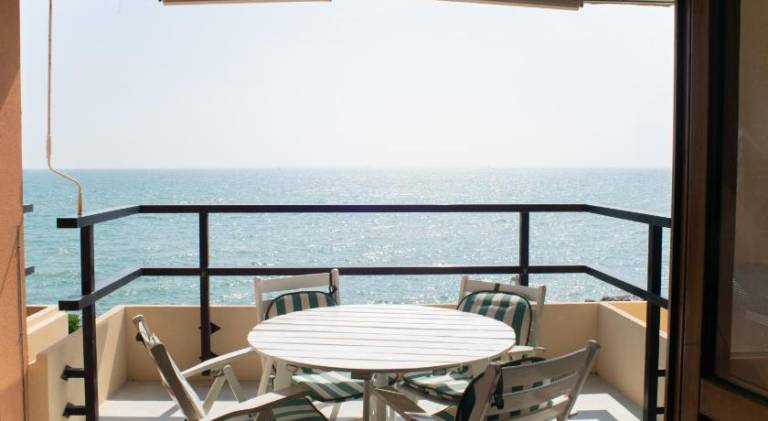 Holiday apartment with patio & garden — photo 5