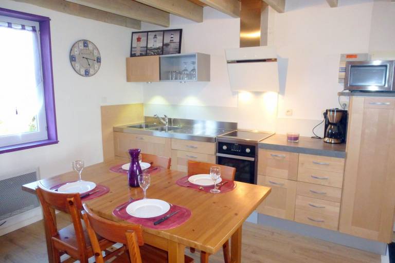 Fully equipped house with patio, barbecue & yard | Close to the beach | Pets allowed — photo 3